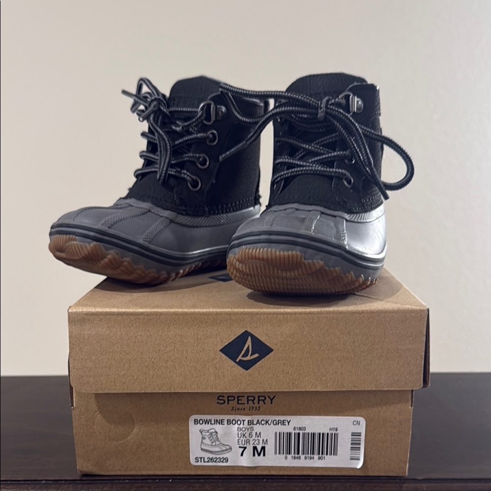 Sperry Kids Bowline Boot - Black and Gray (7M)
